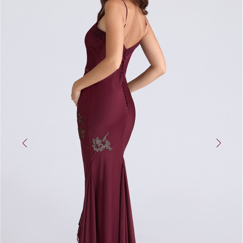 House of CB Limited Edition Anastelle Burgundy Dress with Floral Accents NWT - Picture 4 of 6